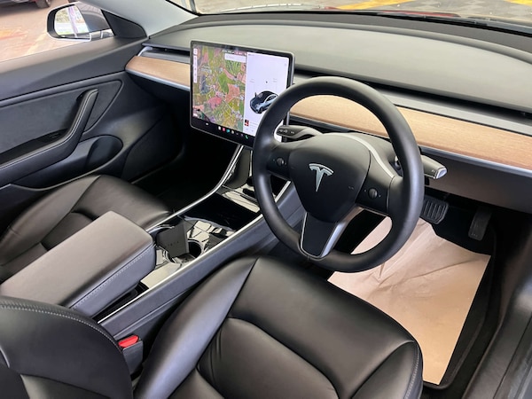 Used Tesla Model 3 2020 for sale - 76206219: Photo 9