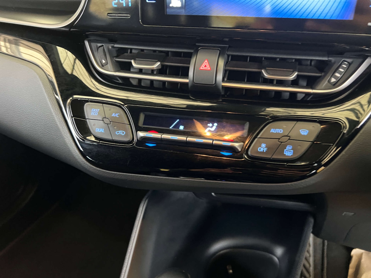 Used Toyota C-HR 2019 for sale - 76541320: Photo 19