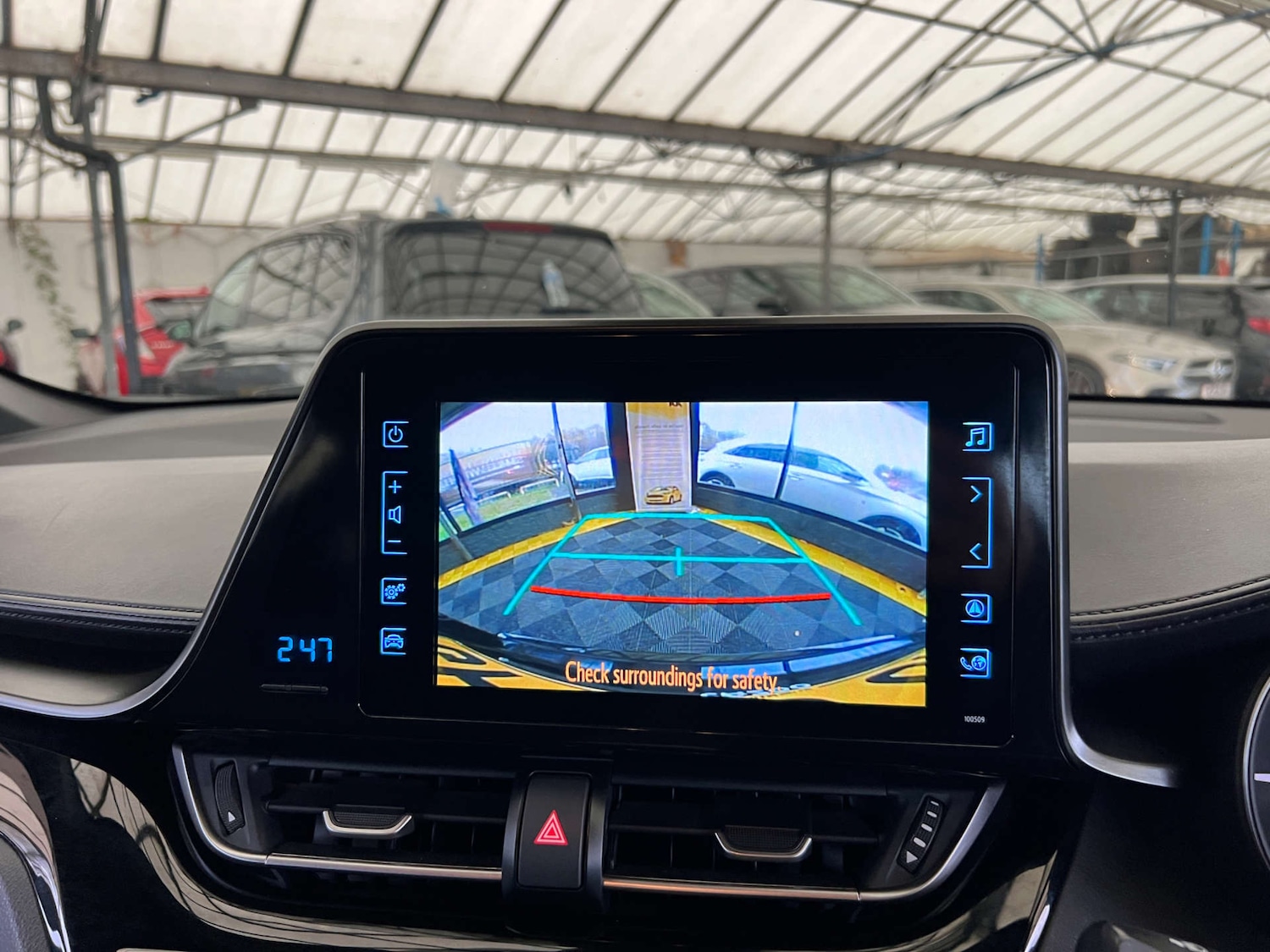 Used Toyota C-HR 2019 for sale - 76541320: Photo 21