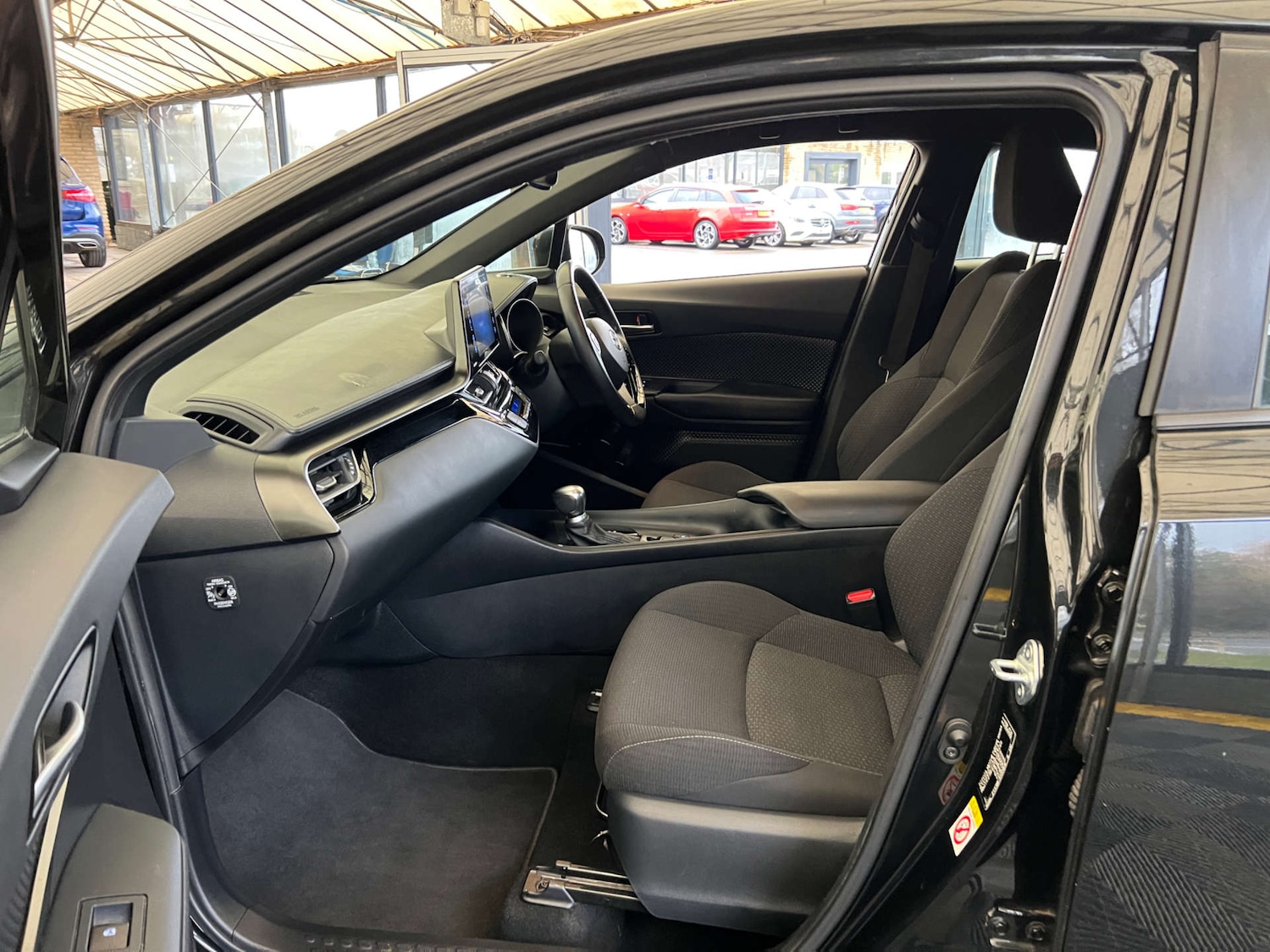 Used Toyota C-HR 2019 for sale - 76541320: Photo 24