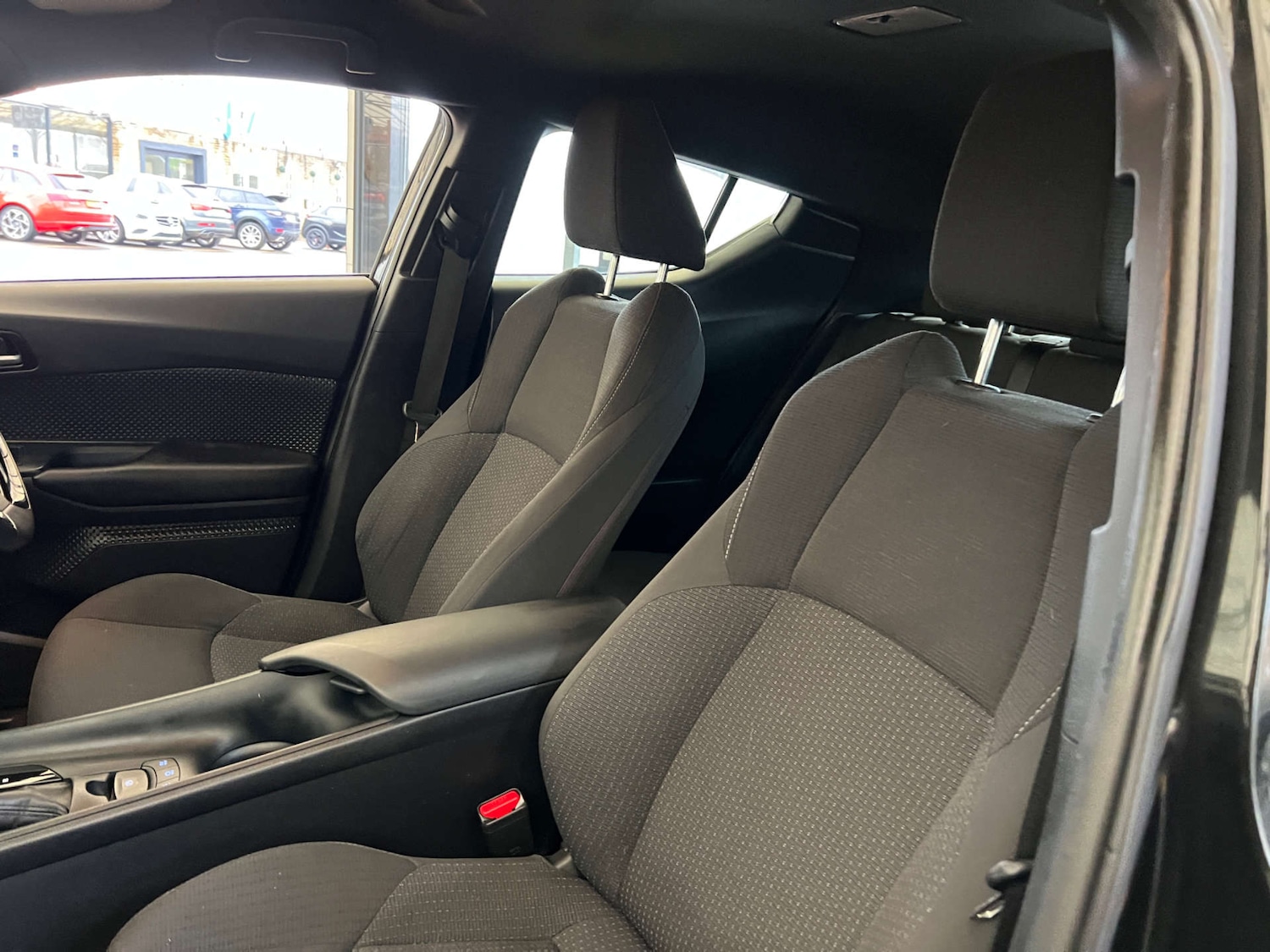 Used Toyota C-HR 2019 for sale - 76541320: Photo 25