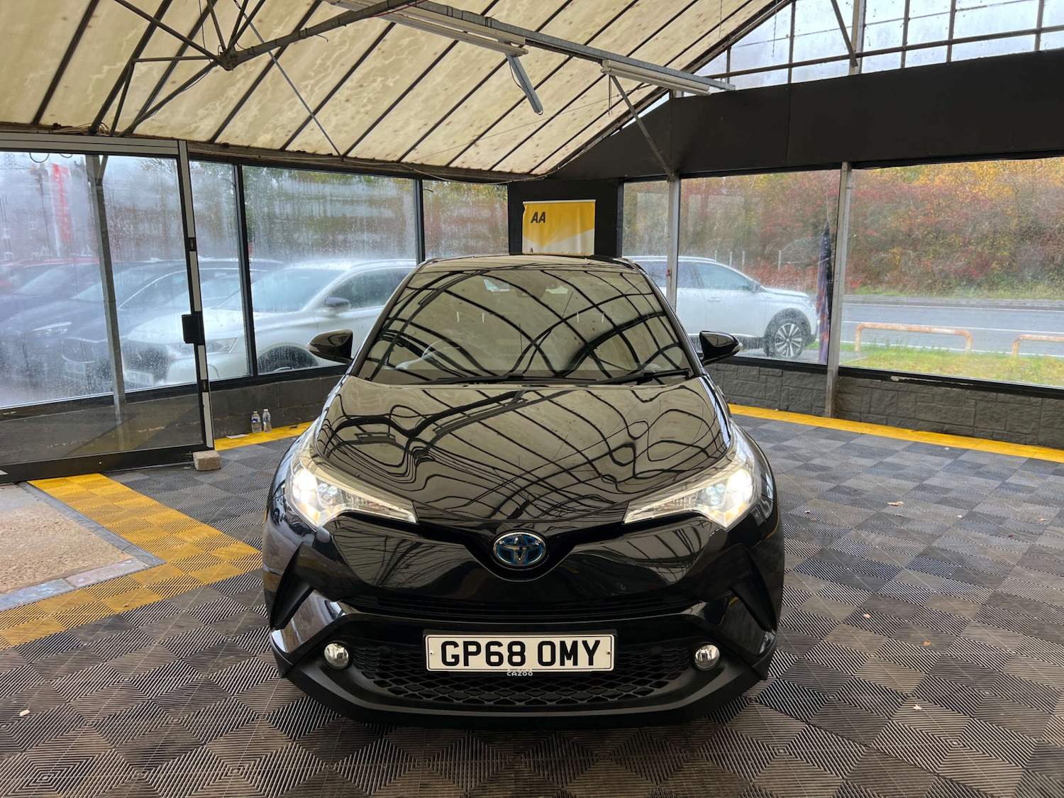 Used Toyota C-HR 2019 for sale - 76541320: Photo 3