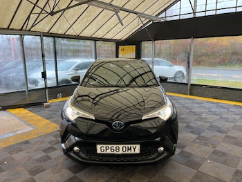 Used Toyota C-HR 2019 for sale - 76541320: Photo