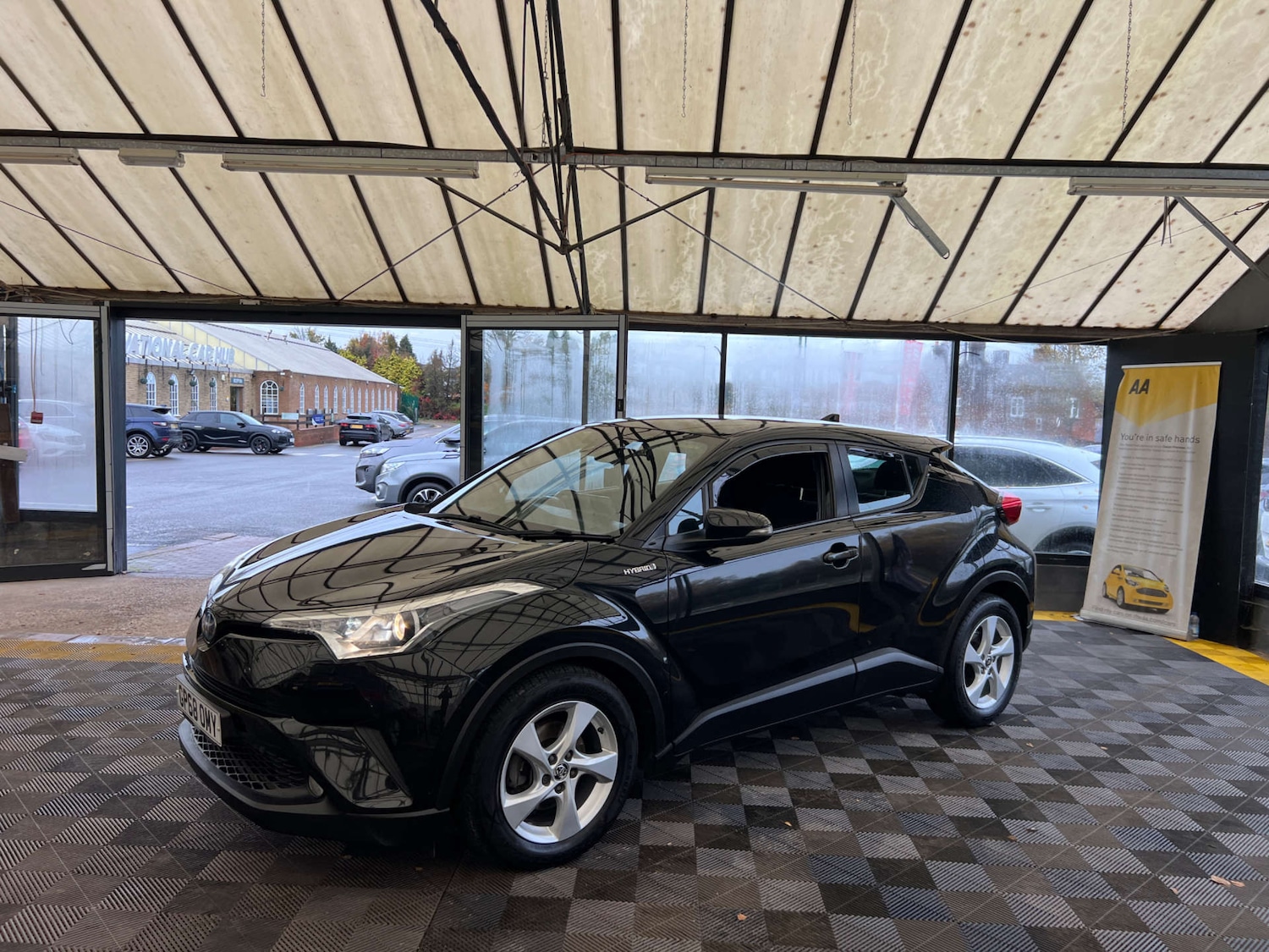 Used Toyota C-HR 2019 for sale - 76541320: Photo 4