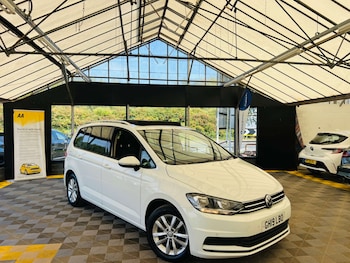 Used Volkswagen Touran 2019 for sale - 75581904: Photo