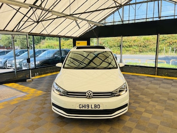 Used Volkswagen Touran 2019 for sale - 75581904: Photo