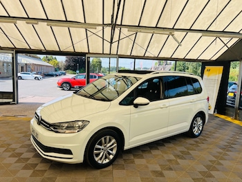 Used Volkswagen Touran 2019 for sale - 75581904: Photo