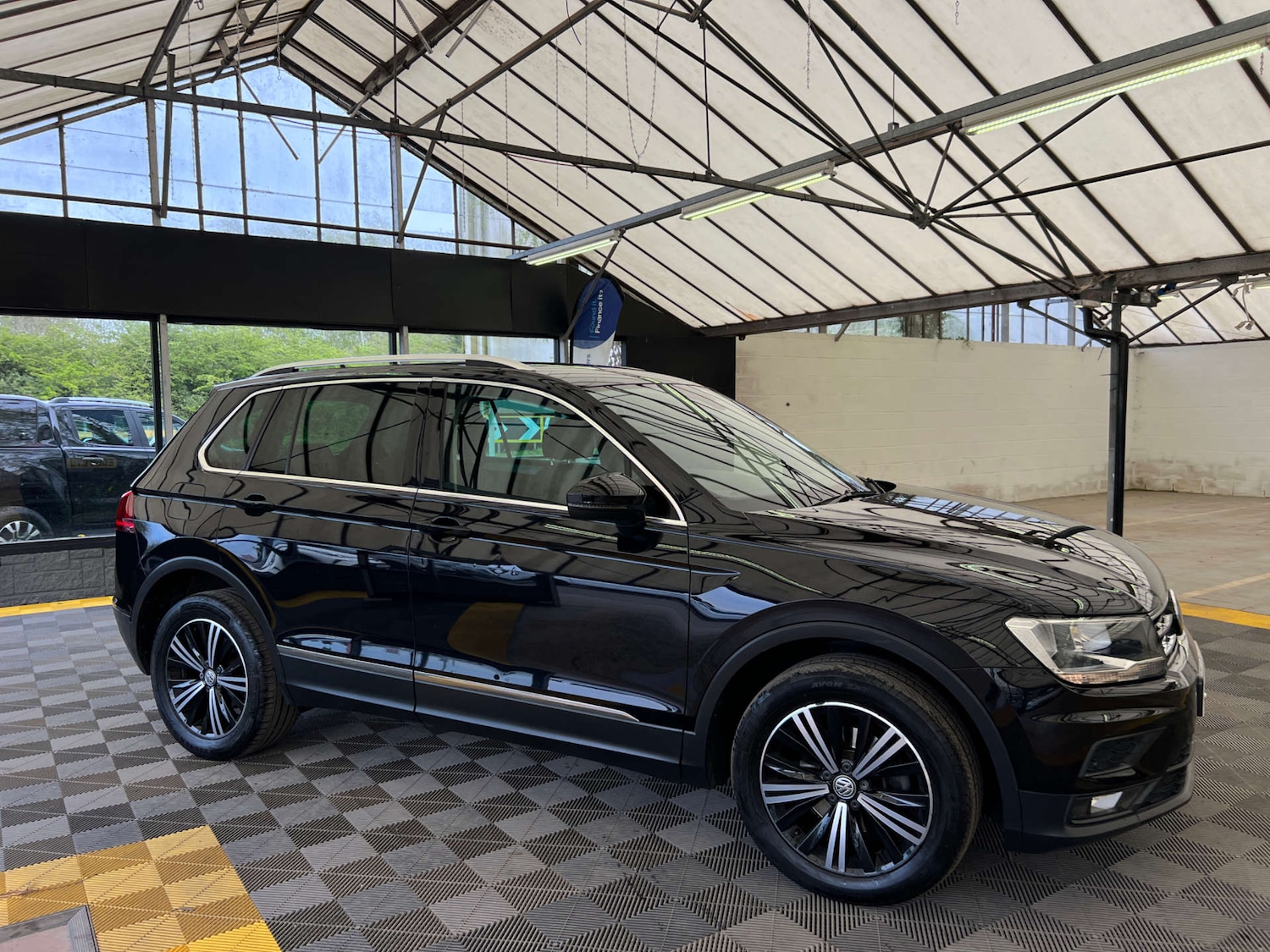 Used Volkswagen Tiguan 2018 for sale - 78202486: Photo 3