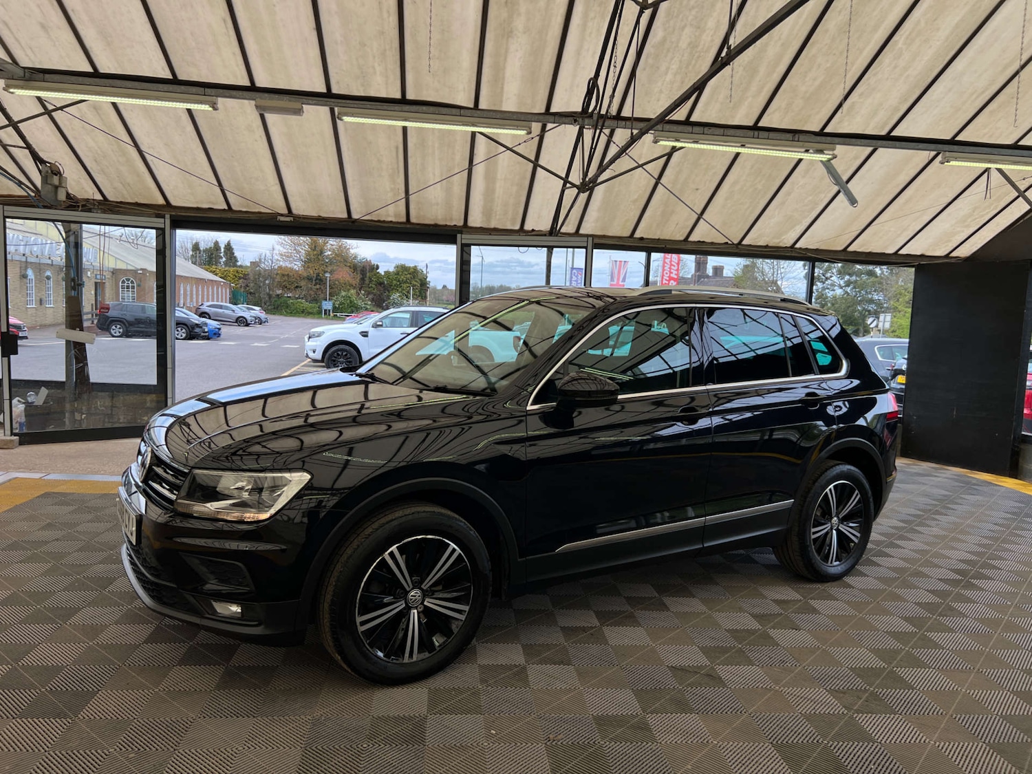 Used Volkswagen Tiguan 2018 for sale - 78202486: Photo 5