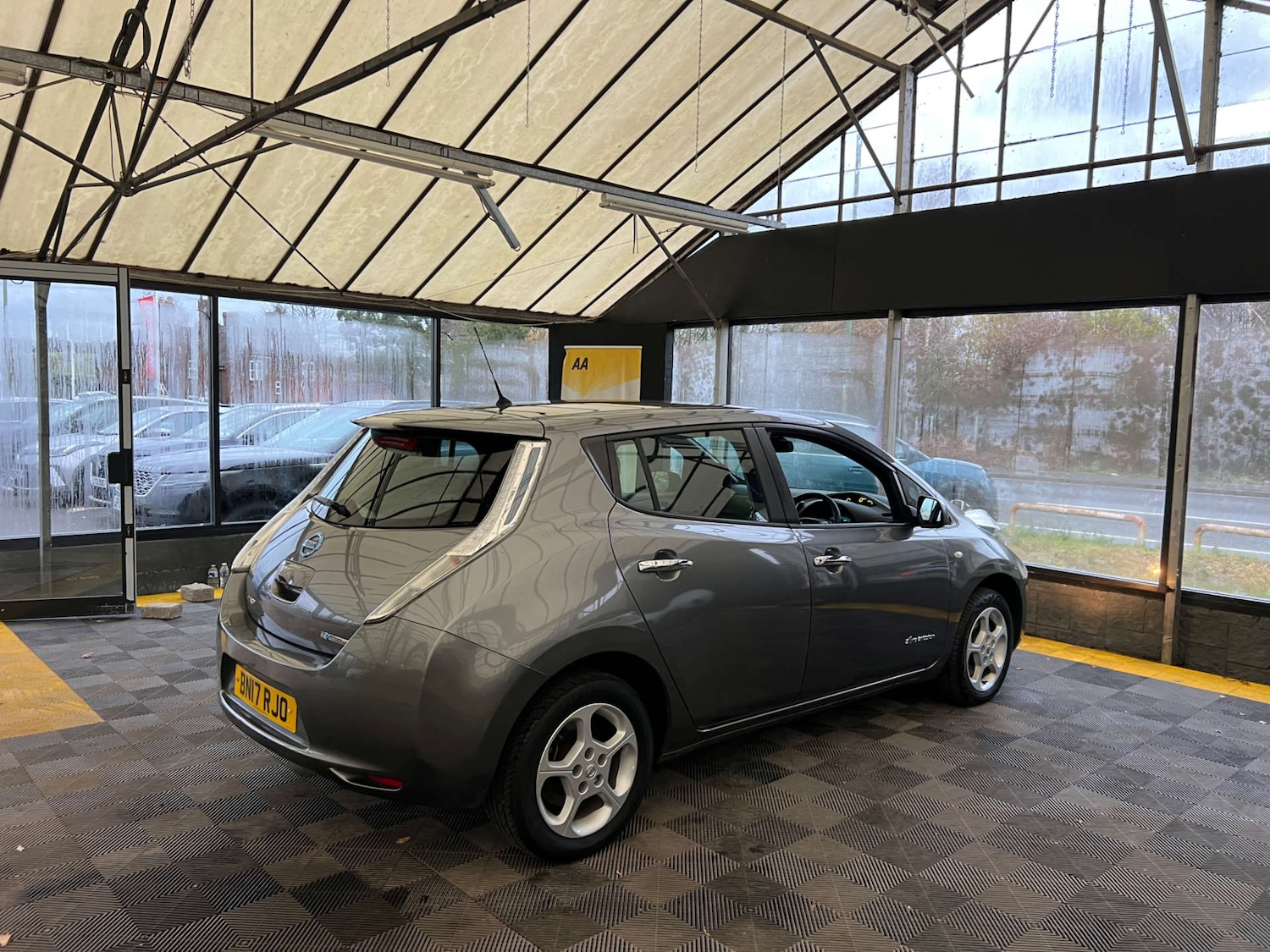 Used Nissan Leaf 2017 for sale - 76846782: Photo 6