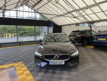 Used Volvo V60 2018 for sale - 79800296: Photo