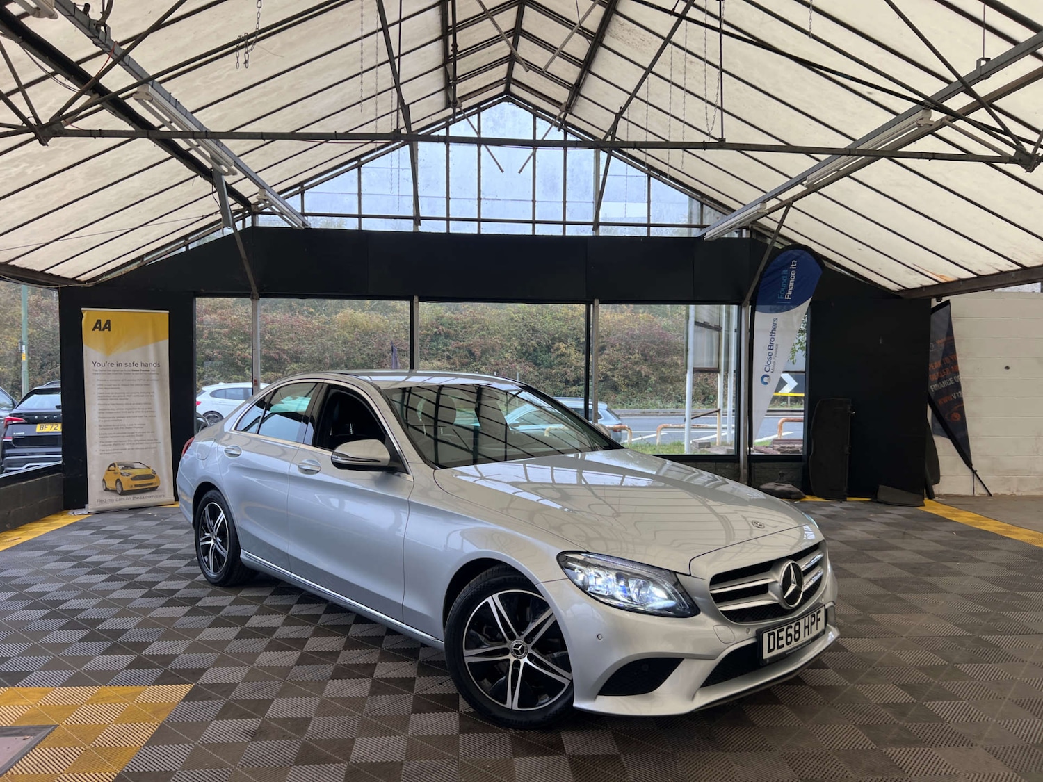 Used Mercedes-Benz C Class 2018 for sale - 76253845: Photo 1