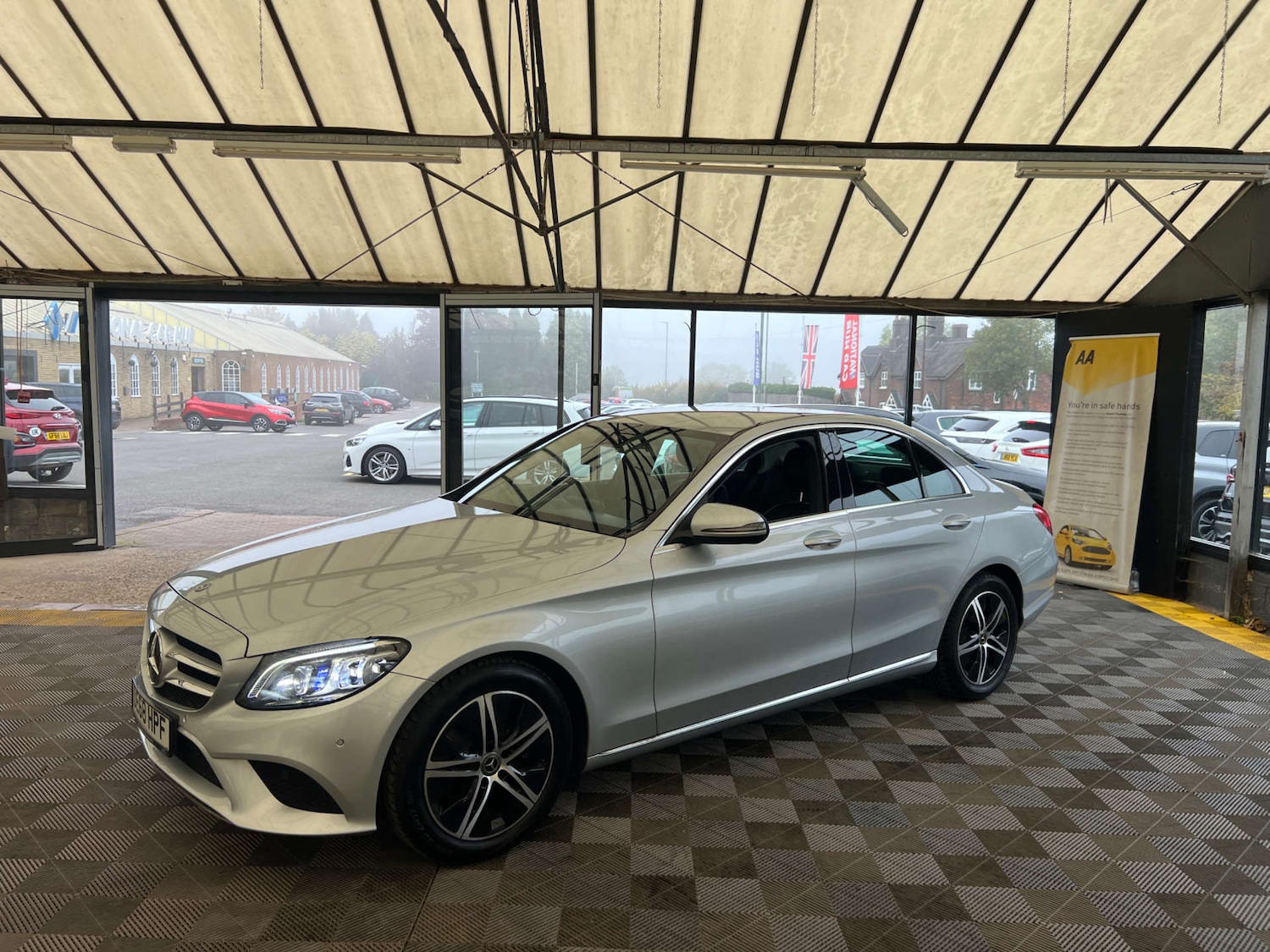 Used Mercedes-Benz C Class 2018 for sale - 76253845: Photo 4