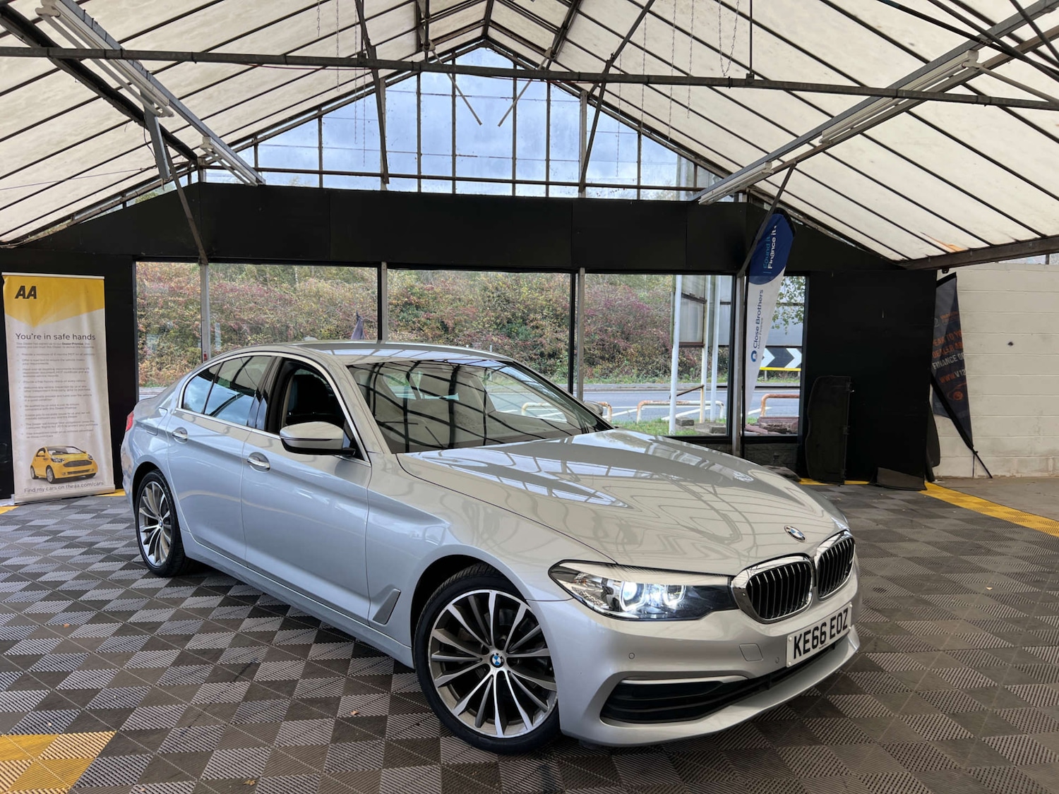Used BMW 5 Series 2017 for sale - 76363989: Photo 1