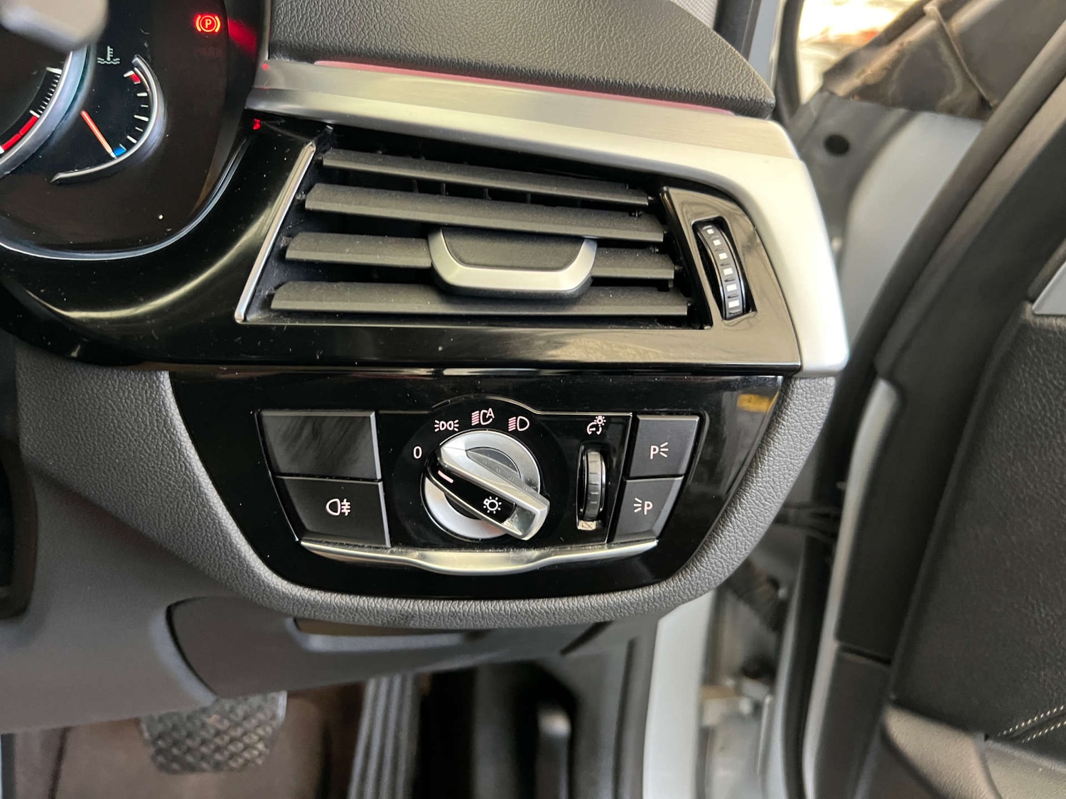 Used BMW 5 Series 2017 for sale - 76363989: Photo 14