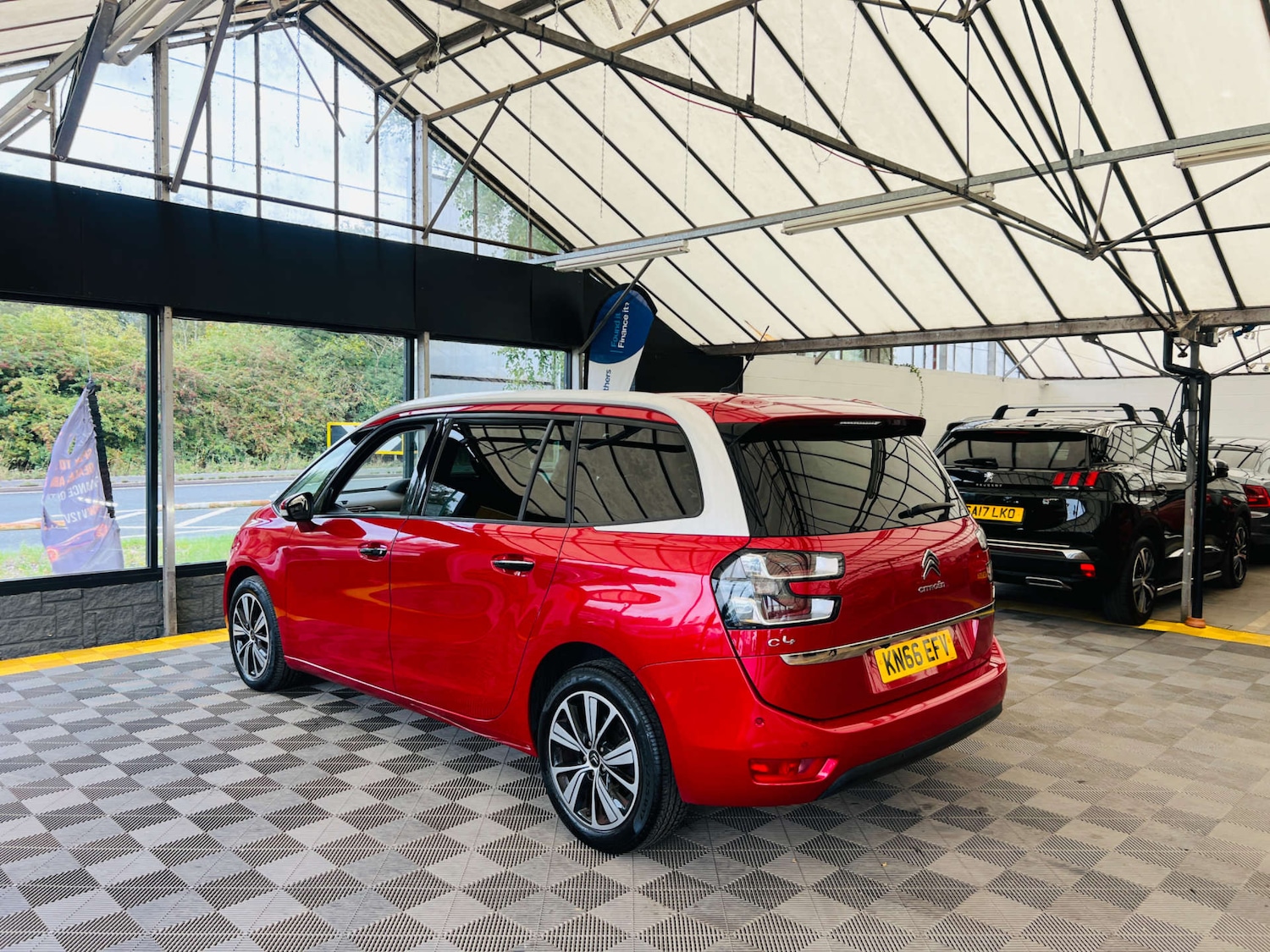 Used Citroen C4 Picasso 2016 for sale - 76277886: Photo 4
