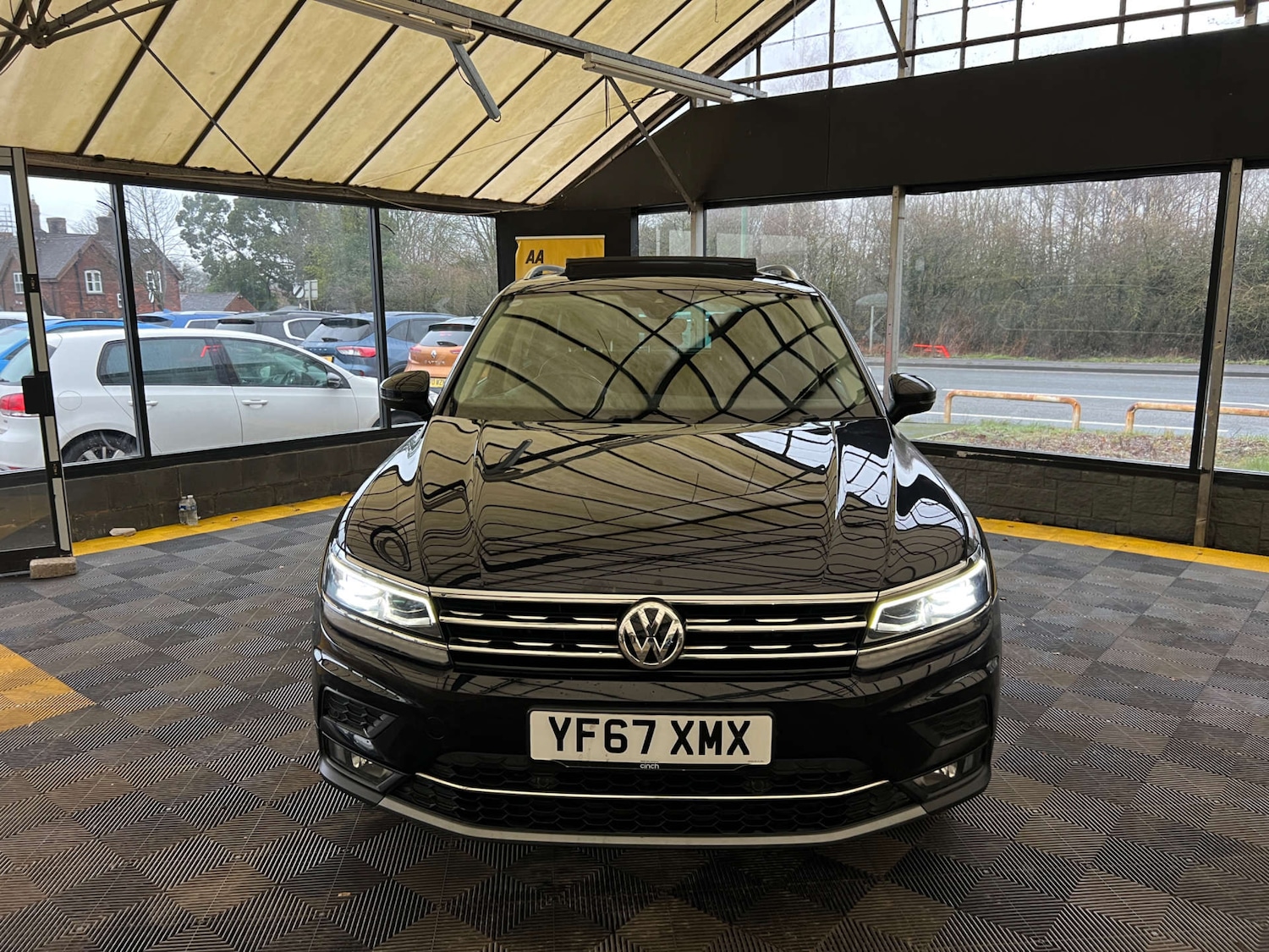 Used Volkswagen Tiguan 2017 for sale - 77702609: Photo 3
