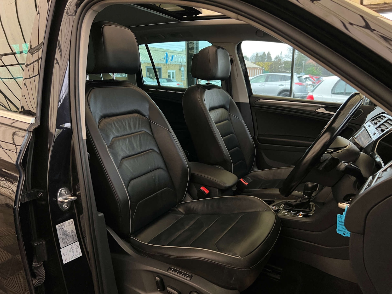 Used Volkswagen Tiguan 2017 for sale - 77702609: Photo 8