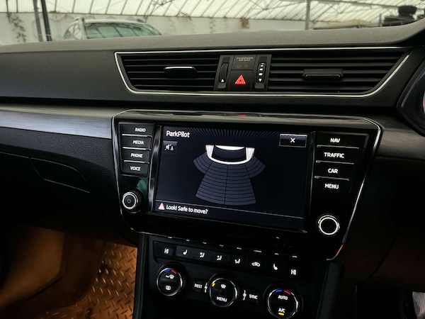 Used Skoda Superb 2017 for sale - 76311246: Photo 13