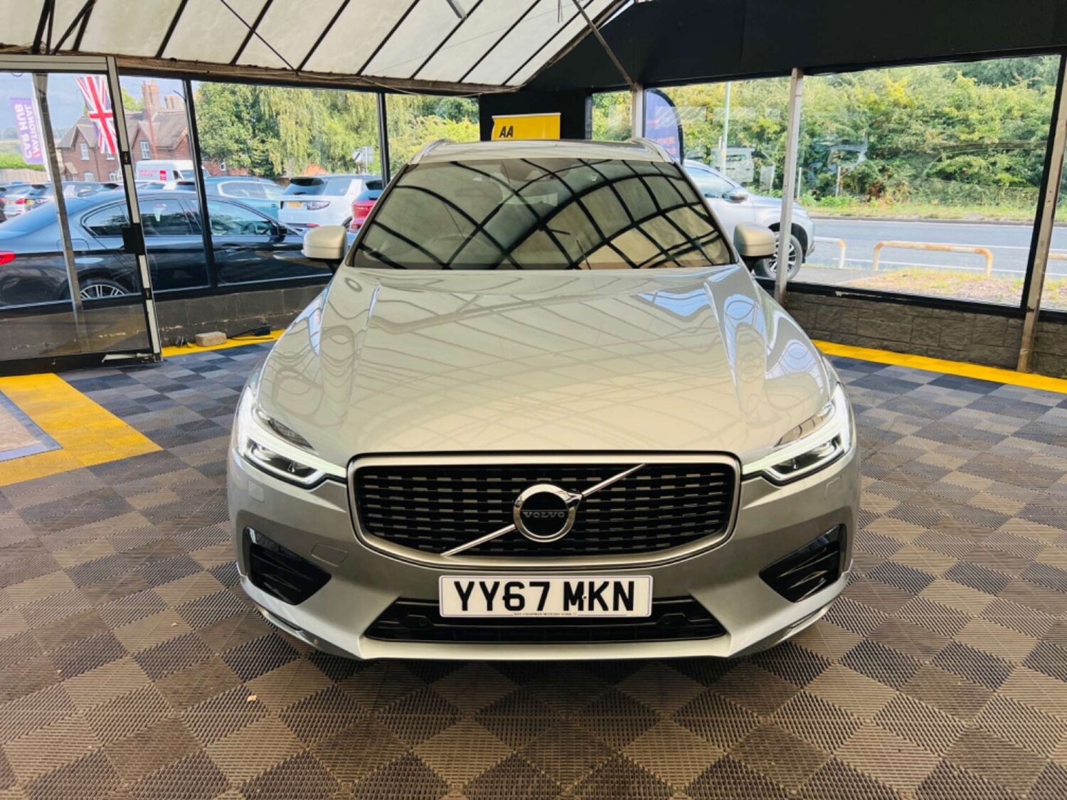 Used Volvo XC60 2017 for sale - 76601334: Photo 4