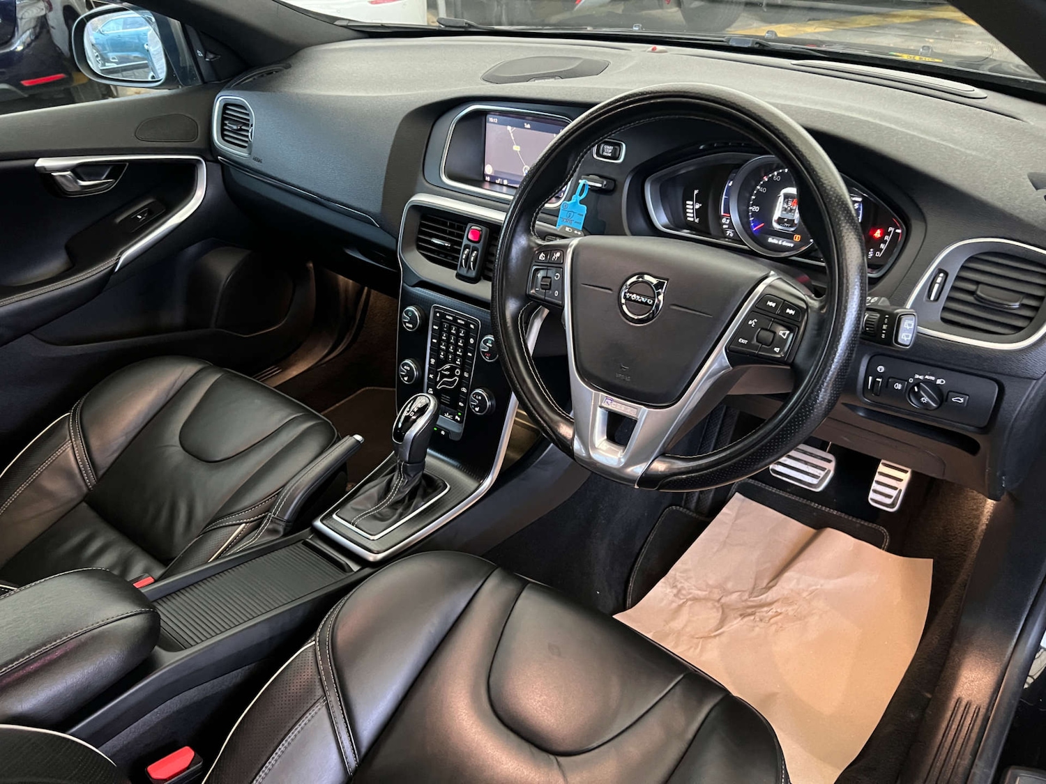 Used Volvo V40 2017 for sale - 77073374: Photo 13