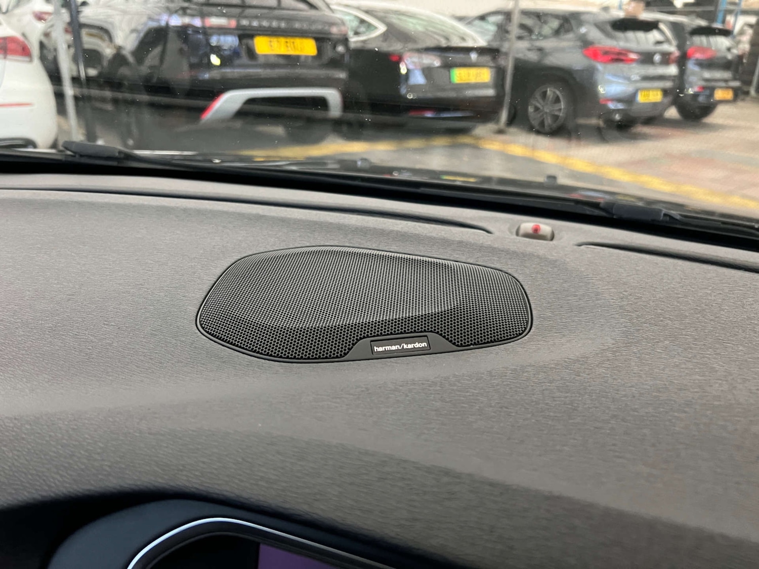 Used Volvo V40 2017 for sale - 77073374: Photo 23