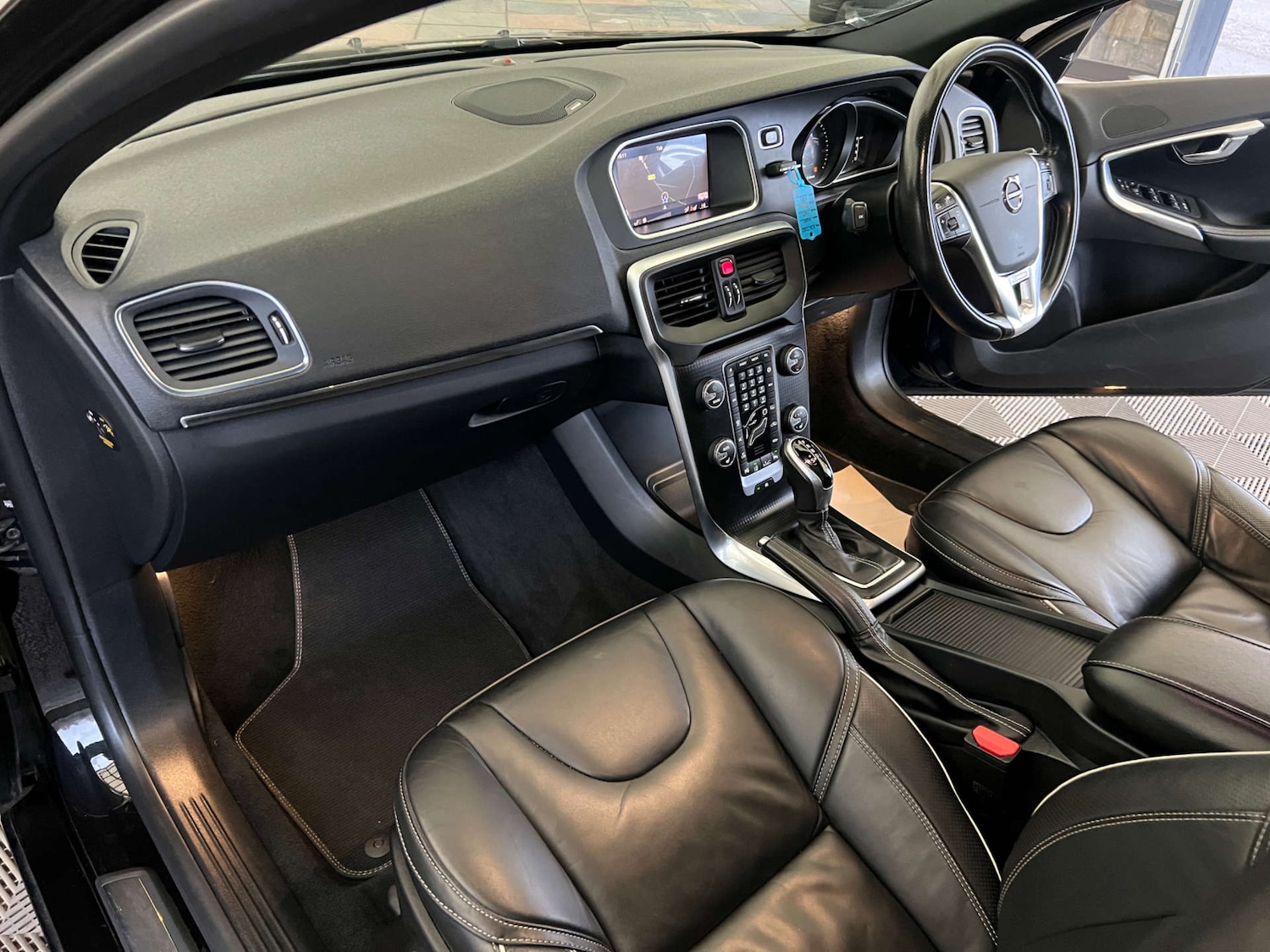 Used Volvo V40 2017 for sale - 77073374: Photo 29