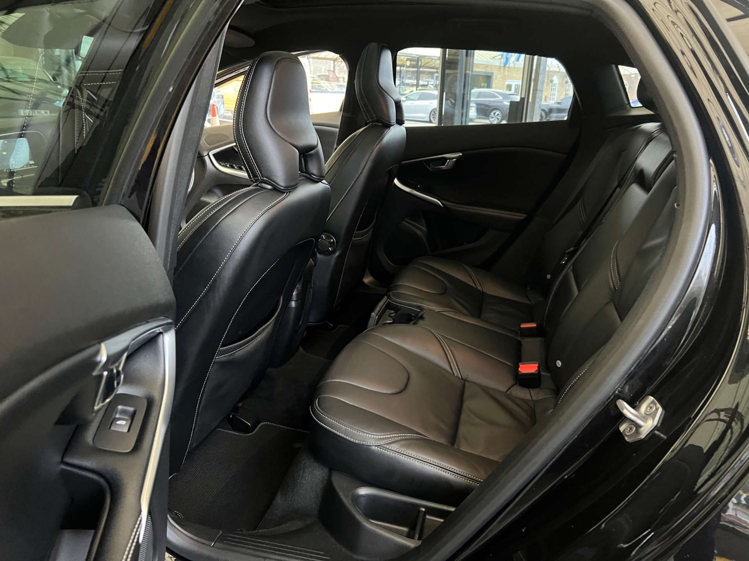 Used Volvo V40 2017 for sale - 77073374: Photo 30