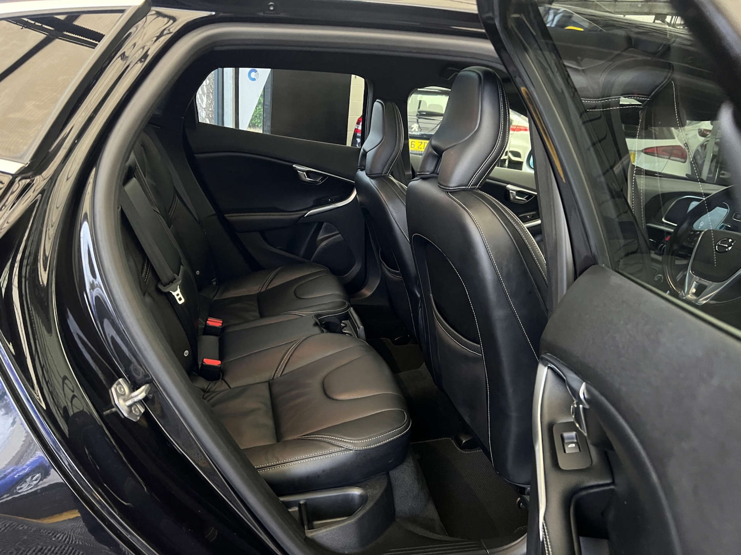 Used Volvo V40 2017 for sale - 77073374: Photo 31