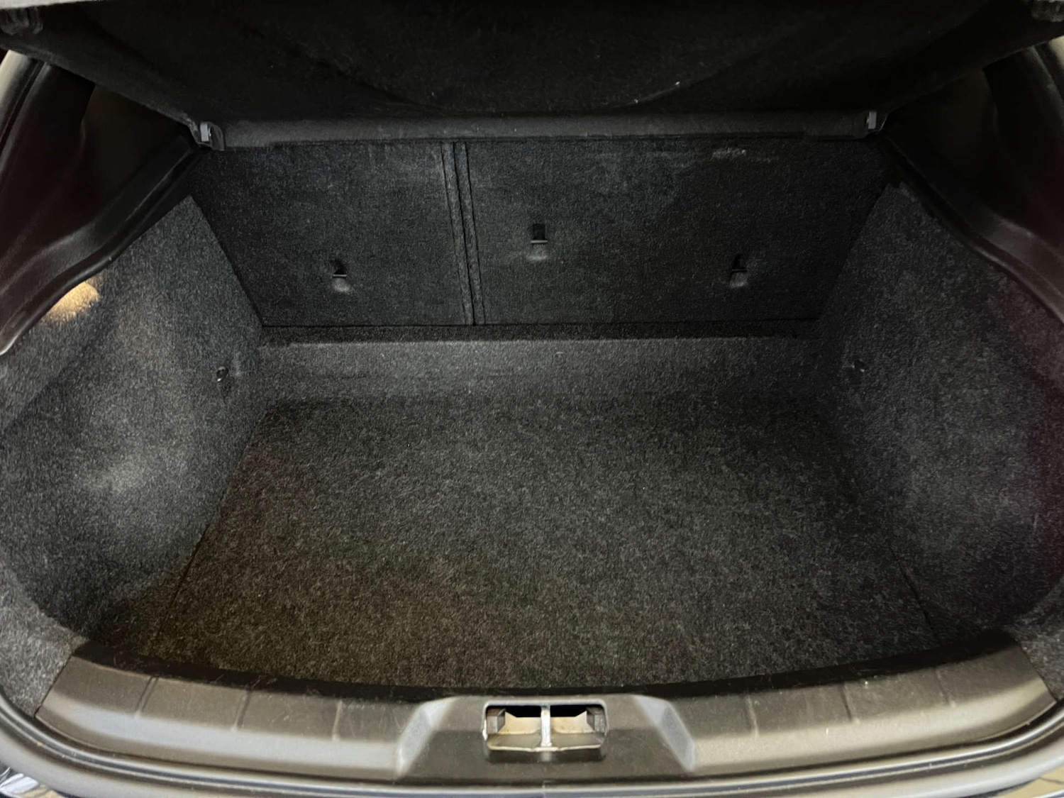 Used Volvo V40 2017 for sale - 77073374: Photo 33