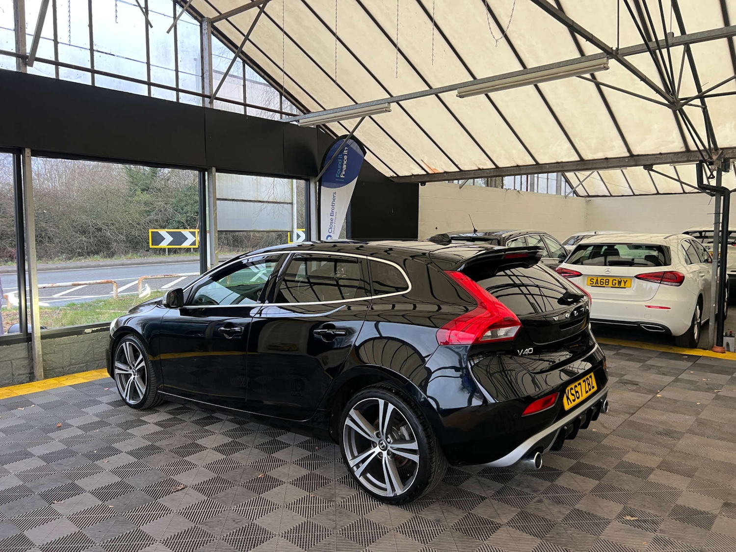 Used Volvo V40 2017 for sale - 77073374: Photo 5