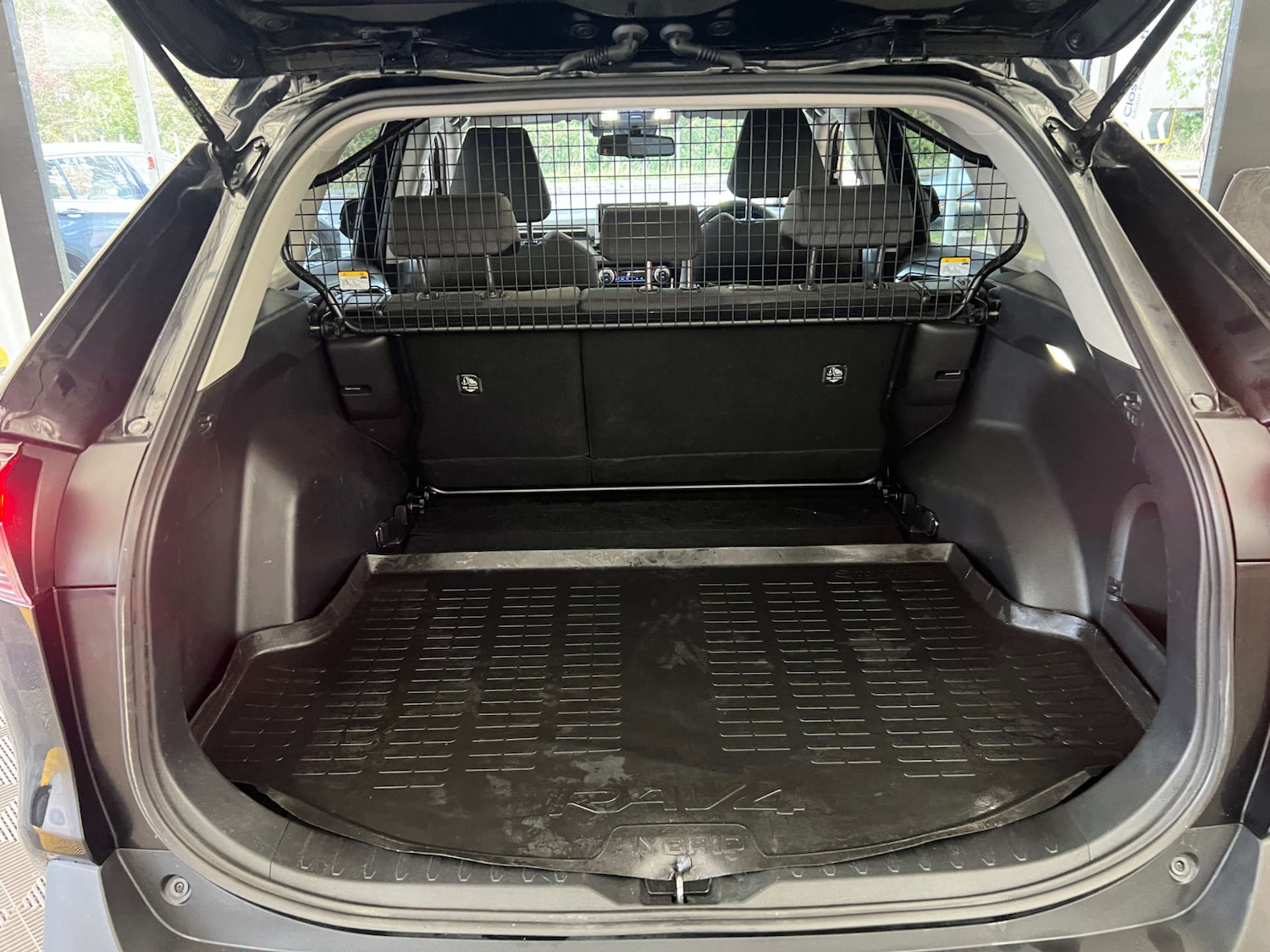 Used Toyota RAV4 2022 for sale - 76097151: Photo 29