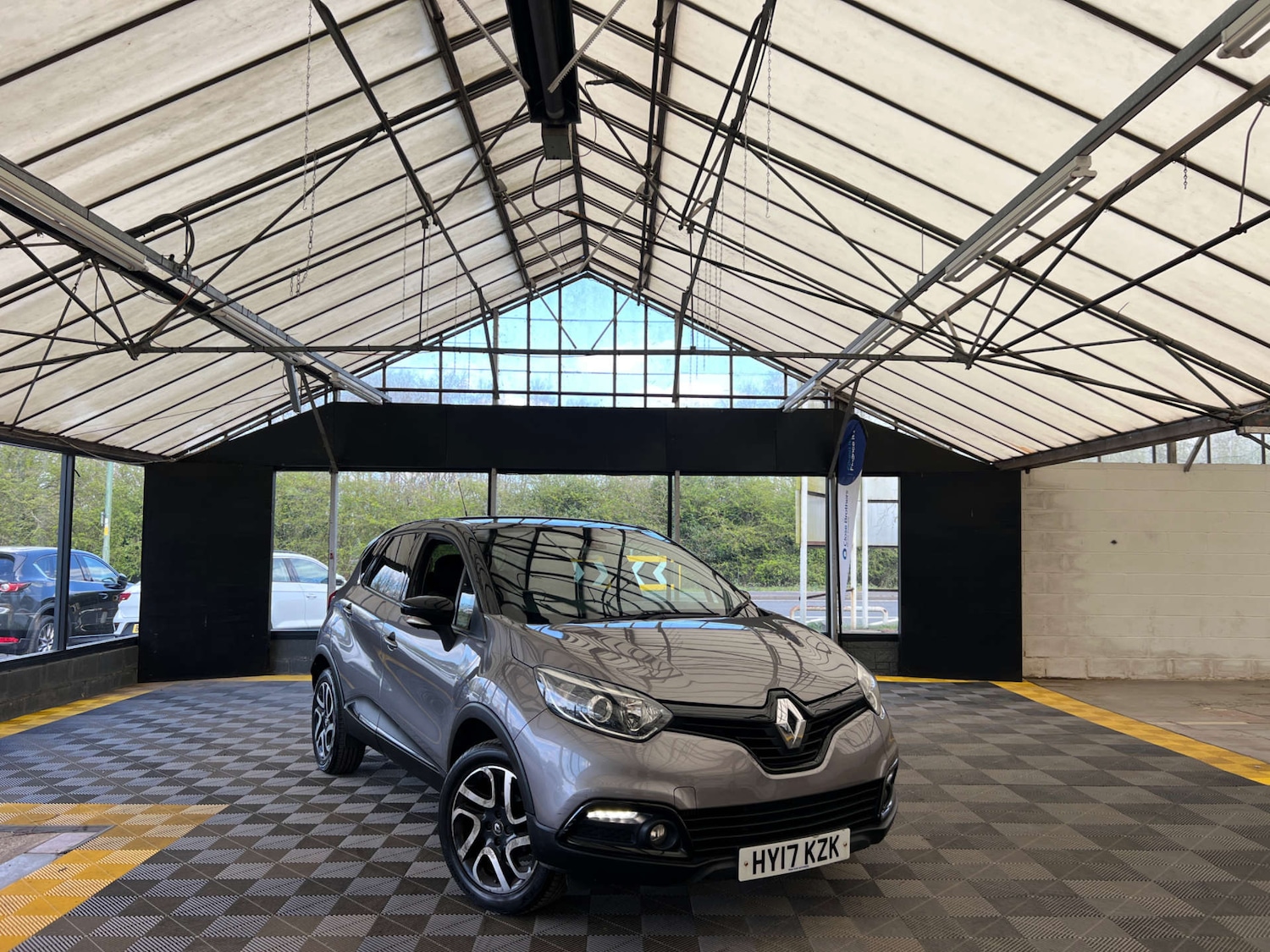 Used Renault Captur 2017 for sale - 78124684: Photo 1