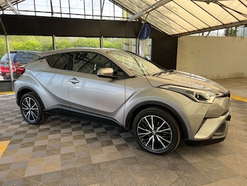 Used Toyota C-HR 2017 for sale - 78615343: Photo