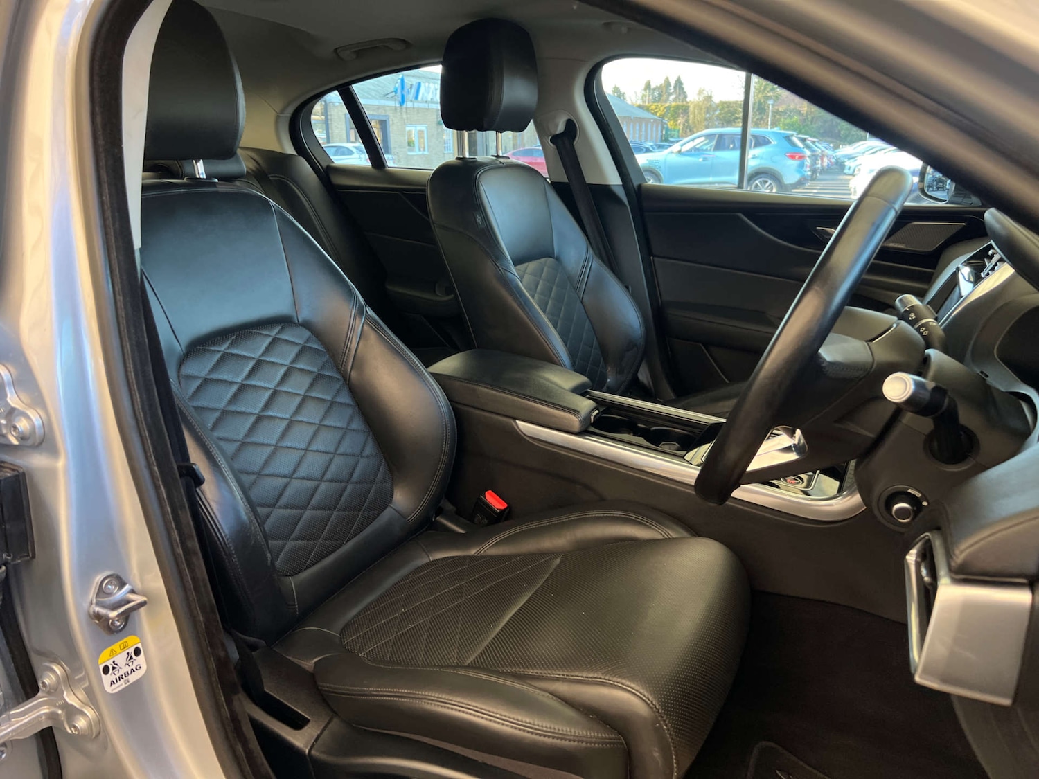 Used Jaguar XE 2019 for sale - 77750343: Photo 11