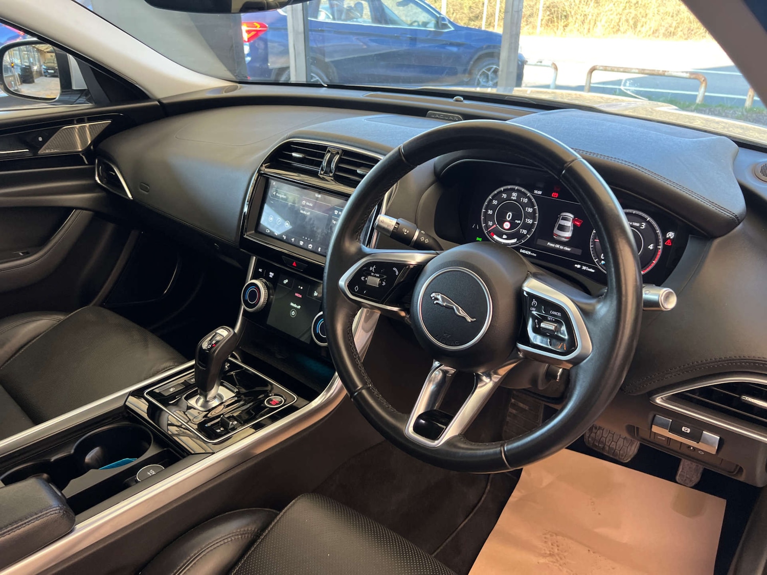 Used Jaguar XE 2019 for sale - 77750343: Photo 12