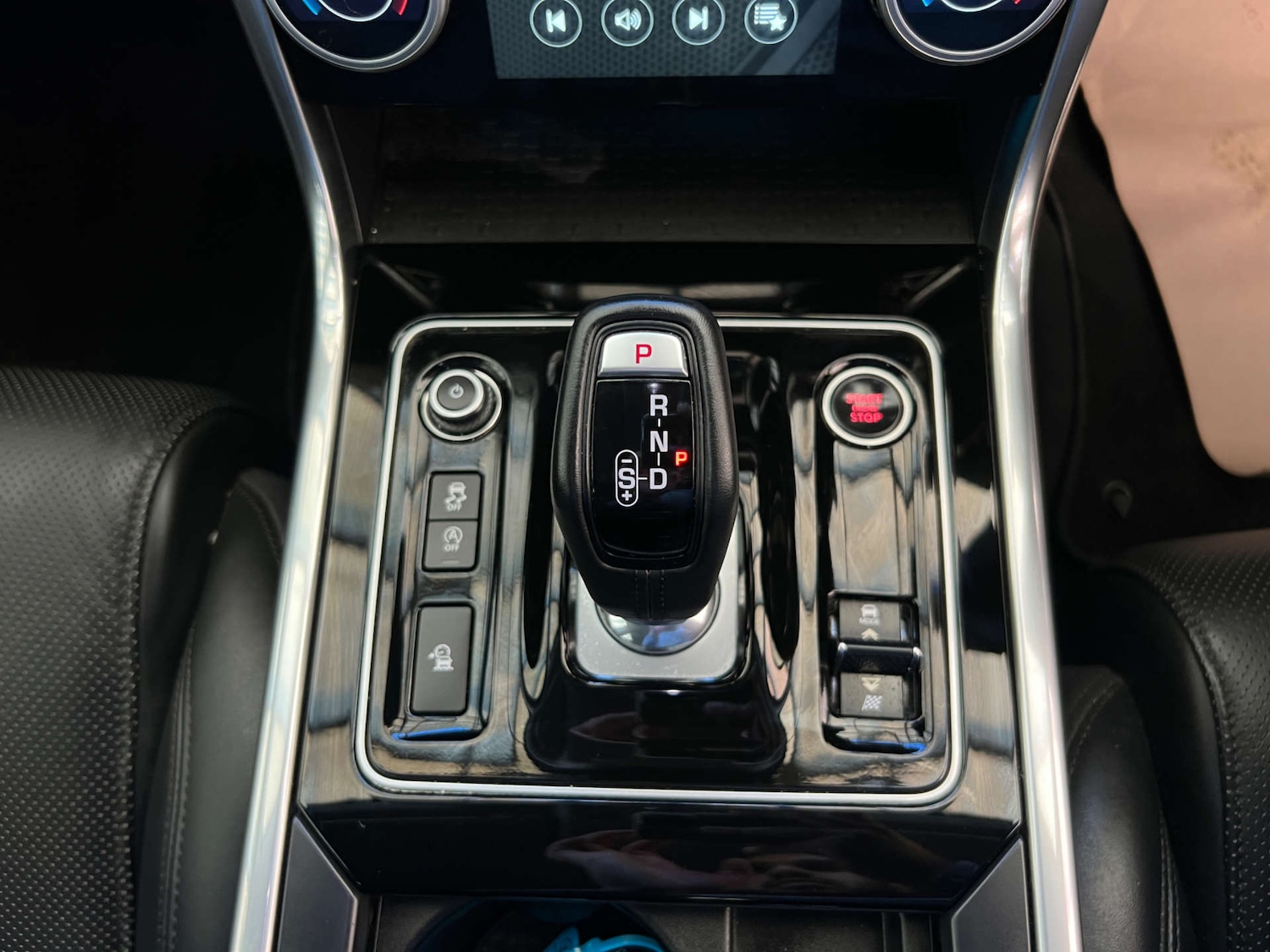 Used Jaguar XE 2019 for sale - 77750343: Photo 25