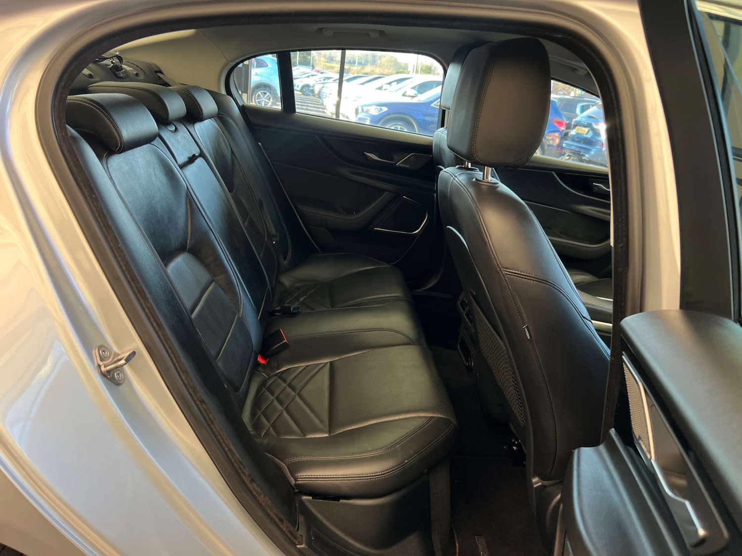 Used Jaguar XE 2019 for sale - 77750343: Photo 27