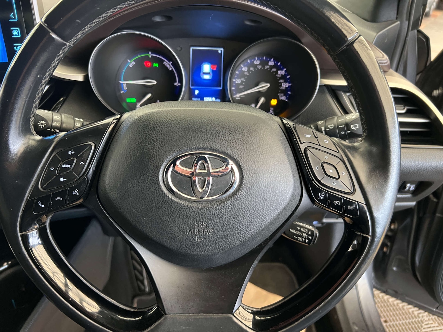 Used Toyota C-HR 2018 for sale - 76601669: Photo 13