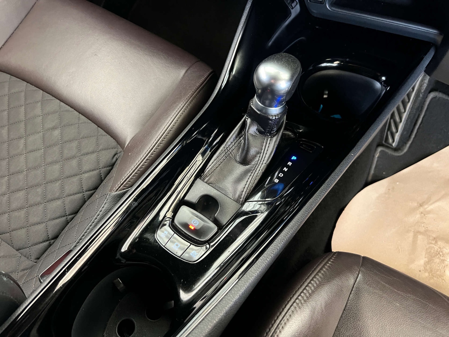 Used Toyota C-HR 2018 for sale - 76601669: Photo 15