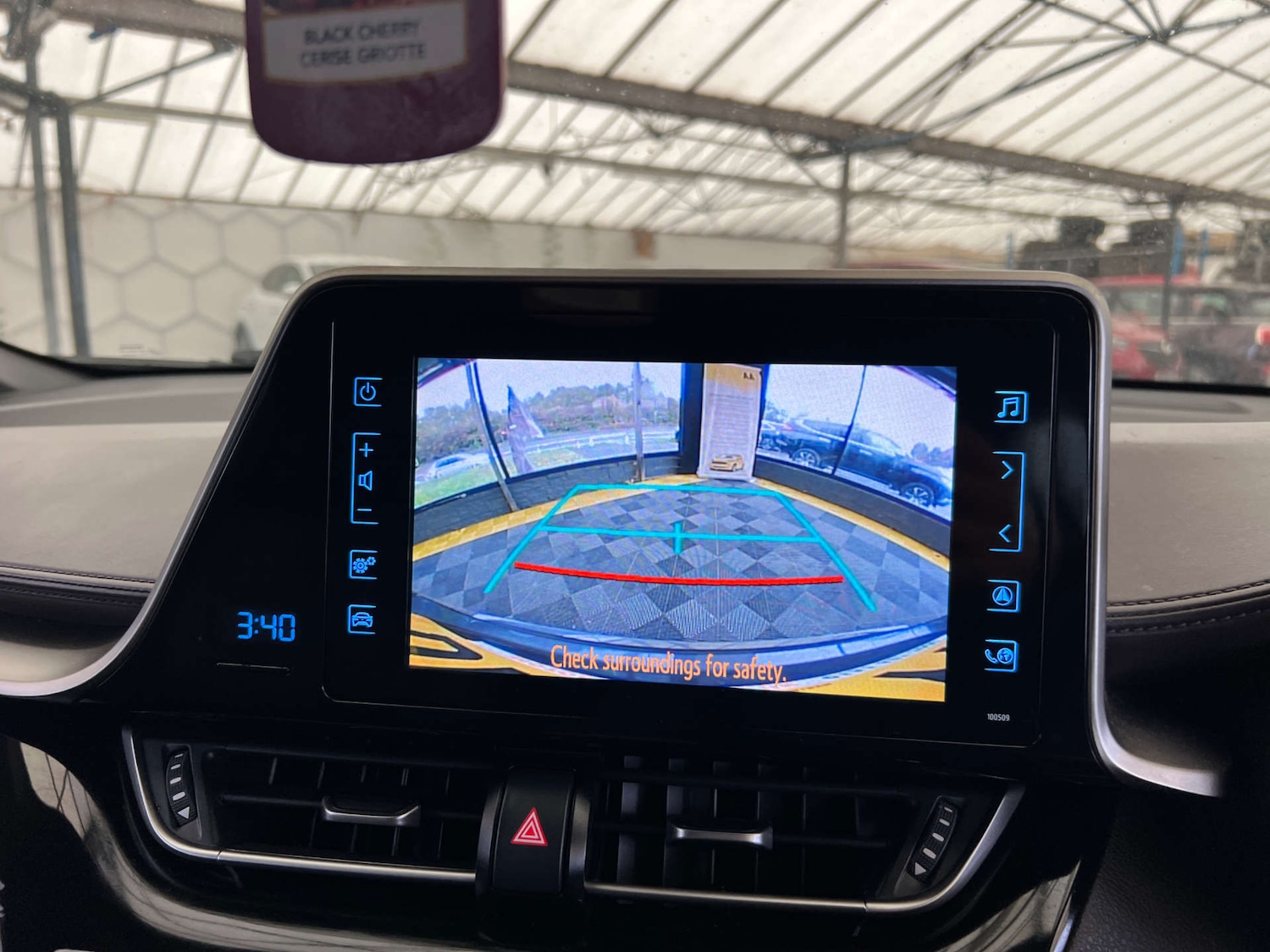 Used Toyota C-HR 2018 for sale - 76601669: Photo 19