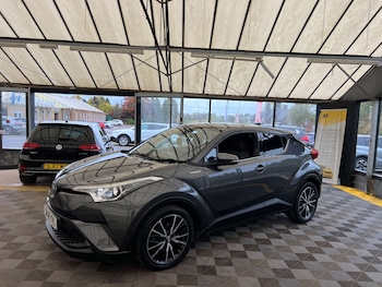 Used Toyota C-HR 2018 for sale - 76601669: Photo