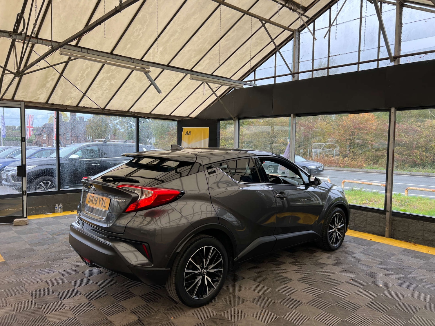 Used Toyota C-HR 2018 for sale - 76601669: Photo 6