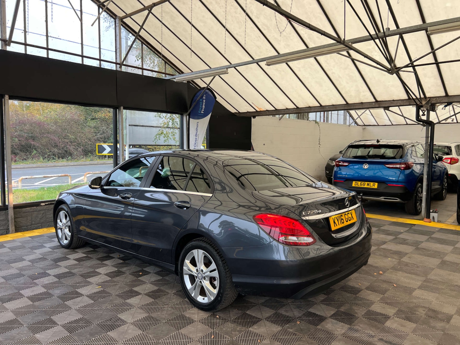 Used Mercedes-Benz C Class 2016 for sale - 76477435: Photo 5