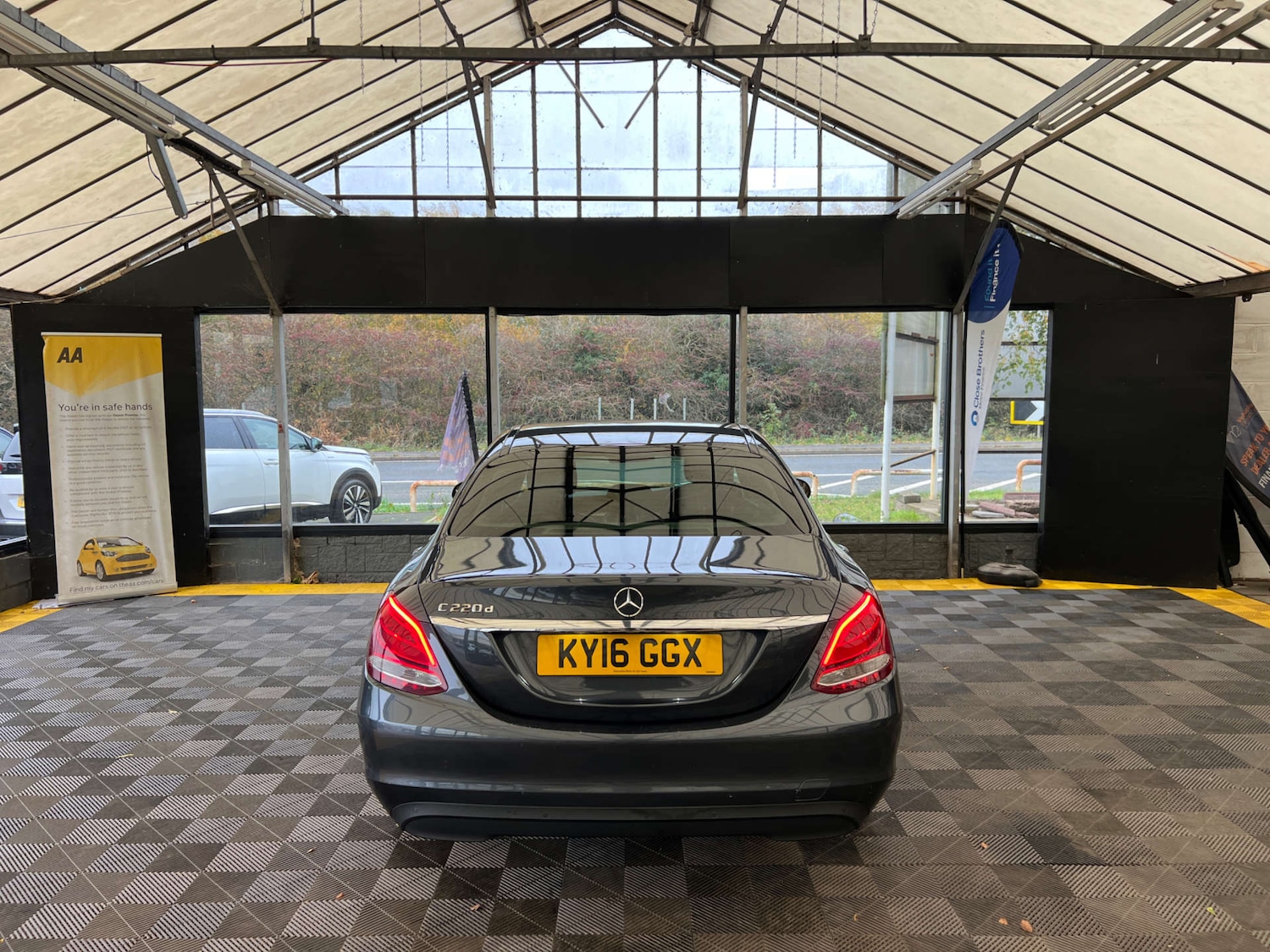 Used Mercedes-Benz C Class 2016 for sale - 76477435: Photo 6