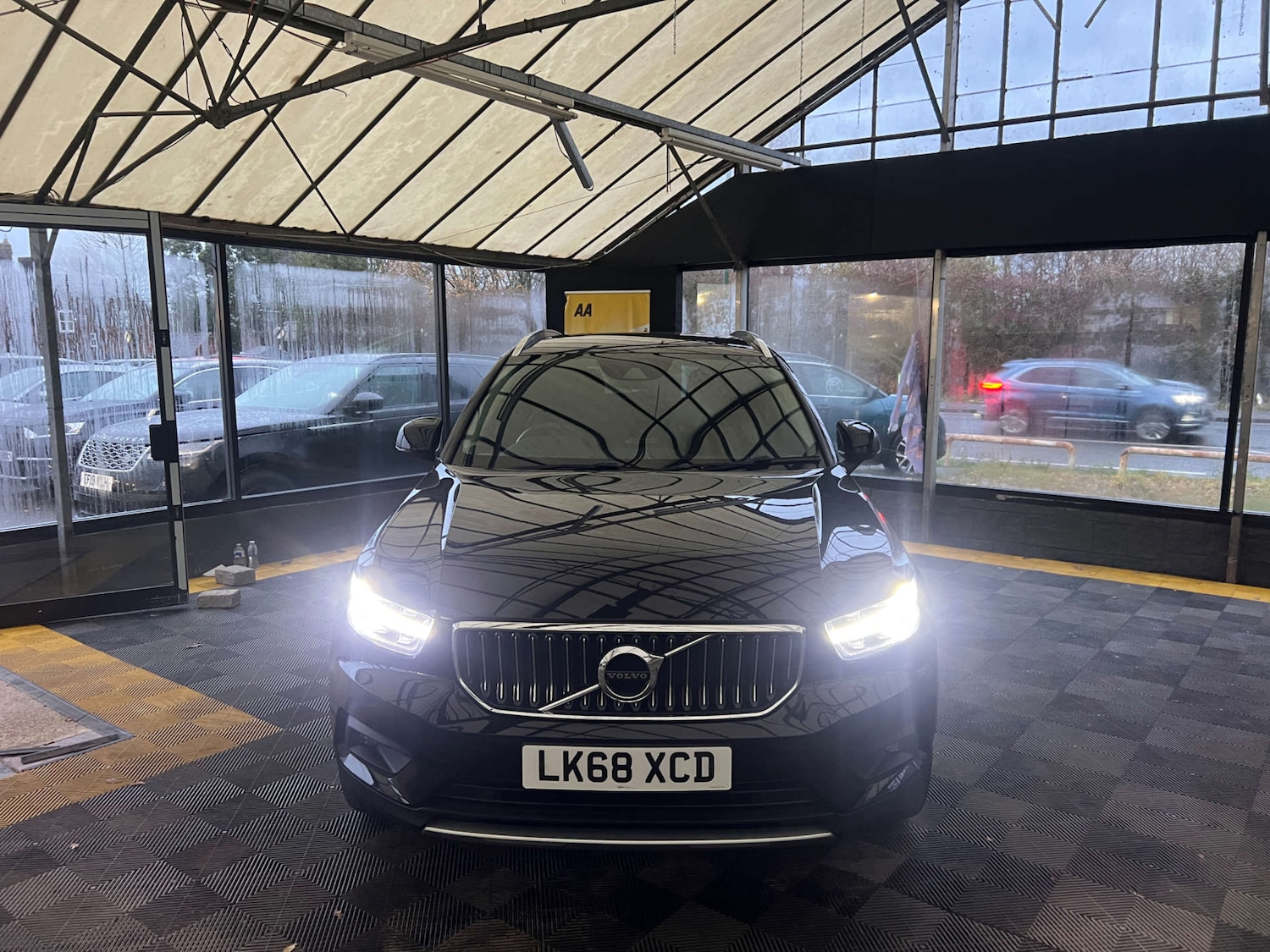 Used Volvo XC40 2018 for sale - 76846778: Photo 3