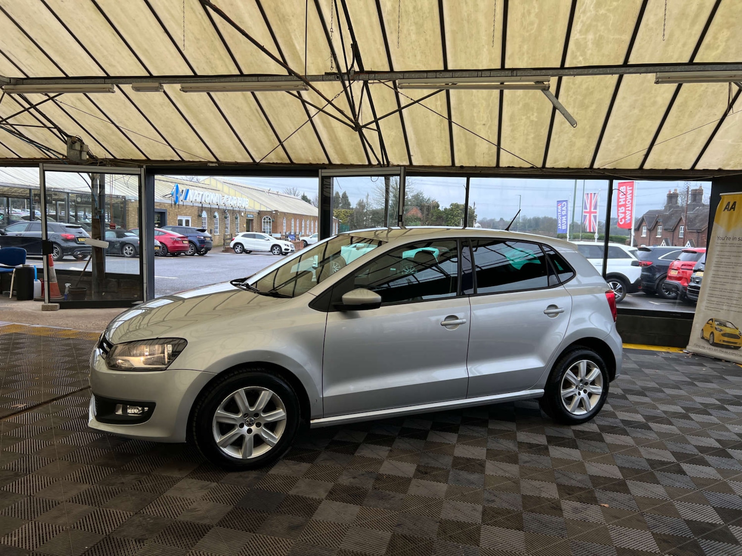 Used Volkswagen Polo 2012 for sale - 77409761: Photo 4