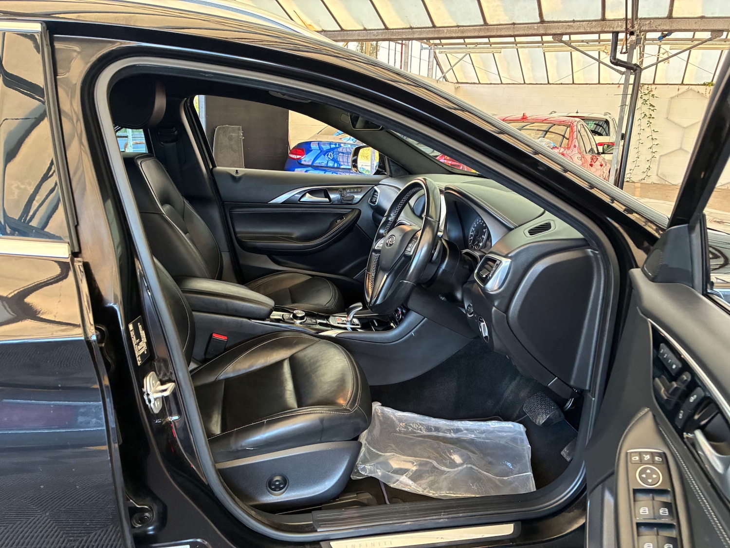 Used Infiniti QX30 2017 for sale - 76035994: Photo 10