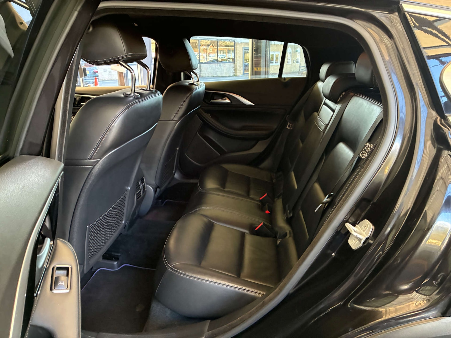 Used Infiniti QX30 2017 for sale - 76035994: Photo 30