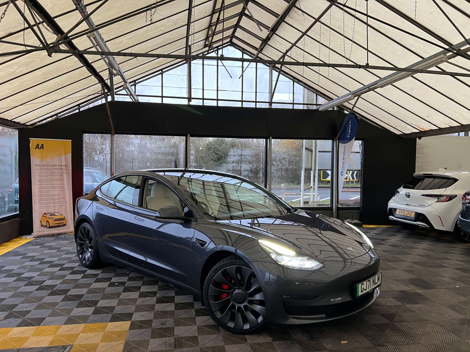 Used Tesla Model 3 2021 for sale - 76846802: Photo 1